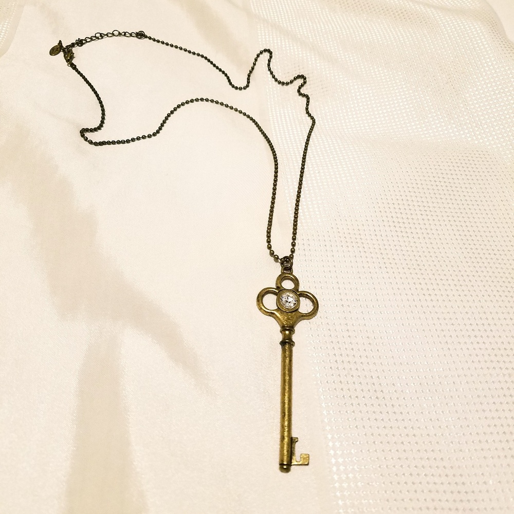 Long-chain key necklace